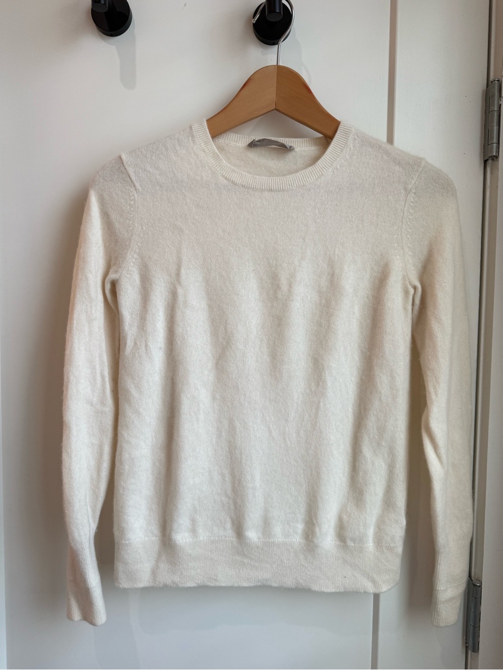 Everlane Cashmere Crewneck Sweater in Ivory